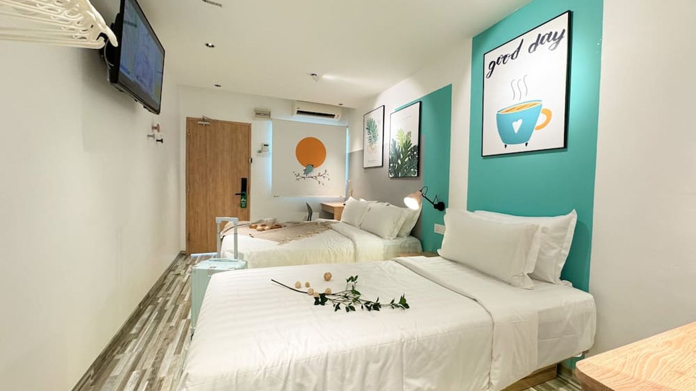 Apple 1 Hotel Gurney