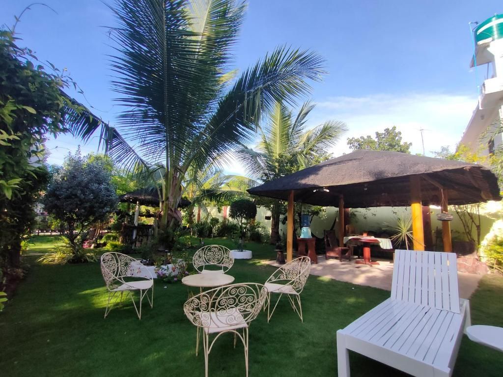 Sunshine Paradise Inn