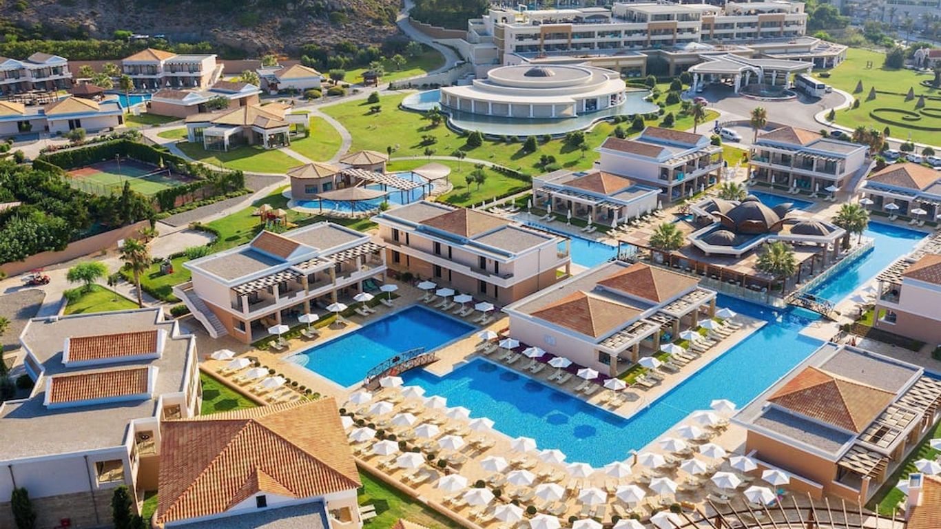 La Marquise Luxury Resort Complex