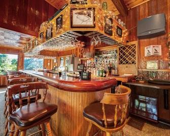 Chanticleer Inn - Eagle River - Bar