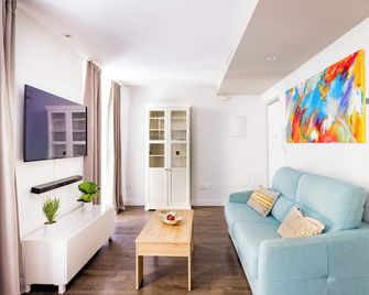 Apartamentos Turísticos Metropolis by CartagenaSpain - Cartagena - Huiskamer