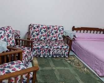 Excellent furnished apartment ready to move in quite area at Maadi - קהיר - סלון