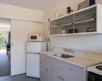 Golden Bay Motel - Takaka - Kitchen