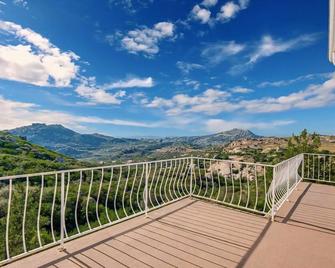 Panoramic View Villa with Pool - Events OK - Ramona - Balcón