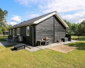 6 person holiday home in Højby-By Traum - Højby - Edificio