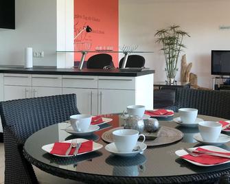 Ferienwohnung Seetraum - Hoch über dem See, großzügig mit großem Balkon - Kressbronn am Bodensee - Essbereich