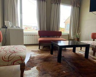 Hotel Parador Ruta 40 - Gobernador Gregores - Sala de estar