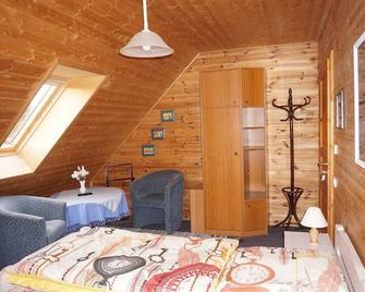 Cedar log cabin ZBZ Stella - Guesthouses Eva-Maria and Reinhard Köhler - Levenhagen - Habitación