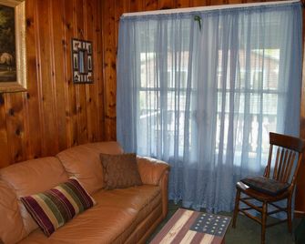 Moon River Cabins - Bellevue - Sala de estar