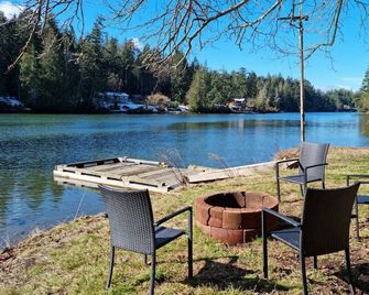 Charming waterfront Salt Spring Island B&B - Duncan - Innenhof