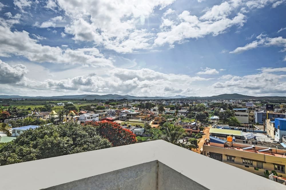 Itsy Hotels Shrey'S Inn Mallandur Road - Chikmagalur - Balkon