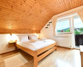 House Marija B&B - Drežnik Grad - Bedroom