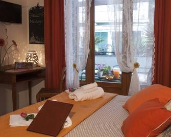 B&B Elena - Pompei - Kamar Tidur