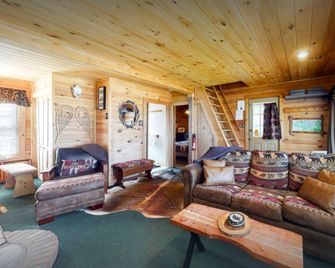 Charming Cabin with Wood Stove, Fire Pit and Porch! - Greenville - Living room