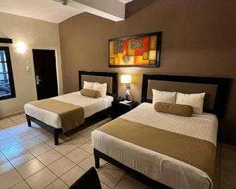 Hotel La Siesta Malecón - Mazatlán