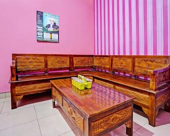 Spot On 92673 Gang Songo Syariah Homestay - Banyuwangi - Lobby