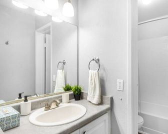 Fort Worth Studio5 – 10 Min to Downtown, Gym, Pets - Haltom City