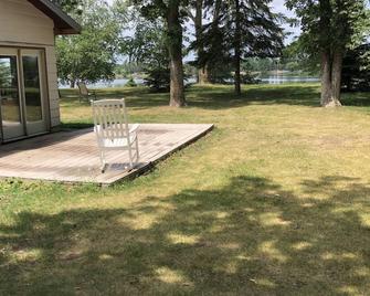 Lakeside house with room to roam - Long Prairie - Patio