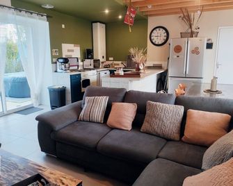 Gîte Familial de La Grande Hermine à Moins de 17 Min. des Plages de Locquirec - Plouigneau - Living room