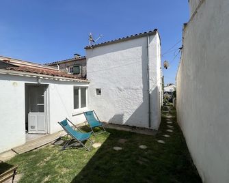 Petite Maison au Calme Dans un Village Typique - Saint-Pierre-d'Oléron - Balkon