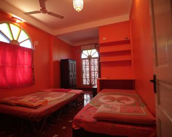Holi-Wood Guesthouse - Pondicherry - Quarto