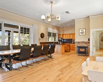 Cornhill - Merrijig - Sleeps 12 - Merrijig - Essbereich