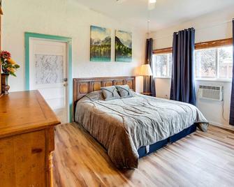 5 bedroom Torrington home,sleep 8, 2 fireplaces, Torrrington, WY retreat - Torrington - Slaapkamer