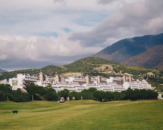 أونا فال رومانو غولف & ريزورت - إستيبونا - غرفة معيشة