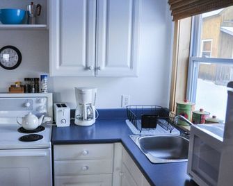 Tan Chalet at Cabot Shores Wilderness Resort - Indian Brook - Cuisine
