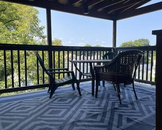 Spacious 3 bed by Wilson, Lourdes Hospitals near Vestal - Johnson City - Balkon