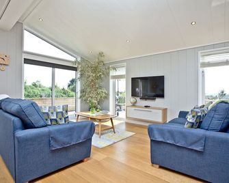 Perry Lodge, Strawberryfield Park - Cheddar - Salon