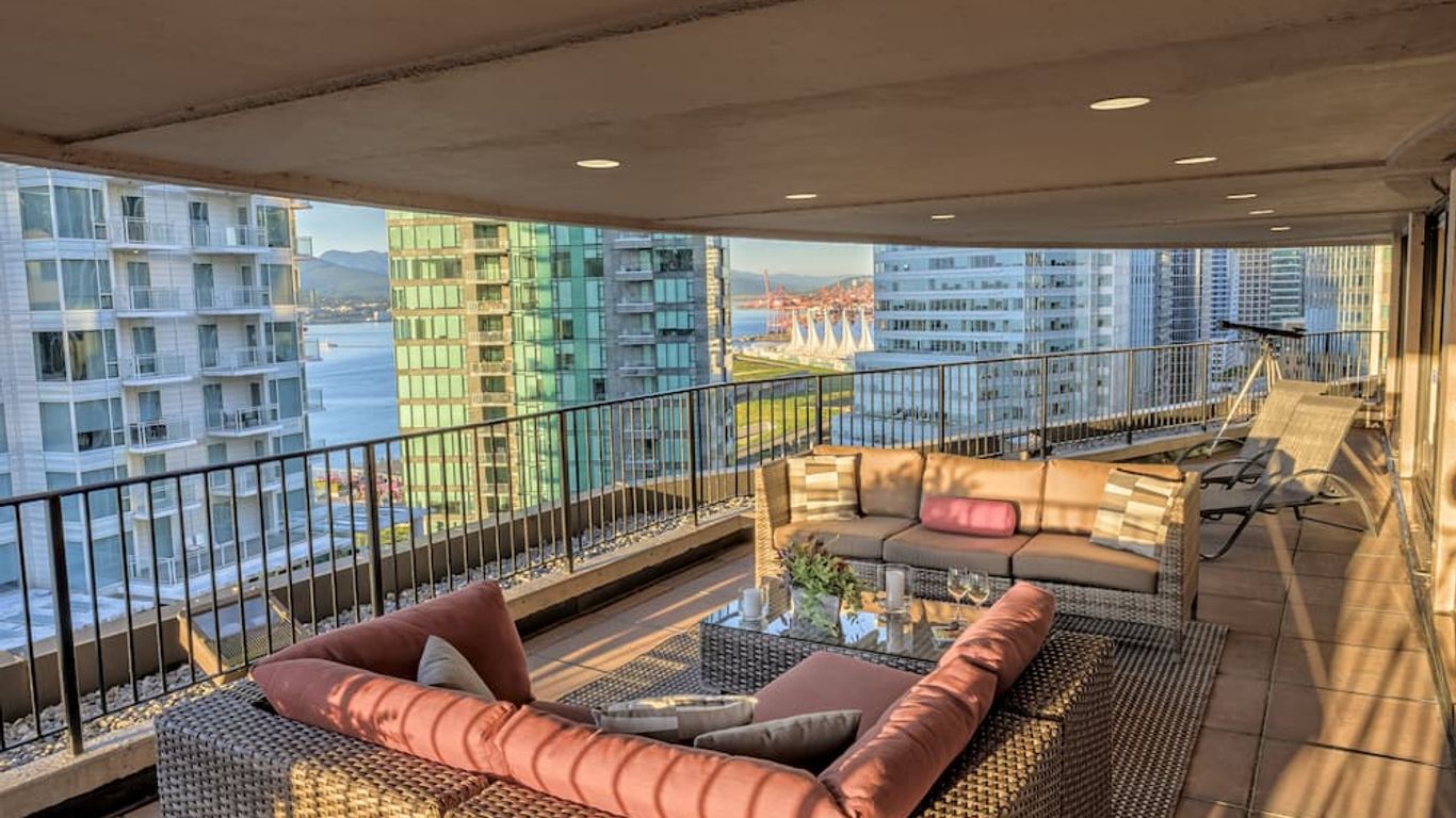 Pinnacle Hotel Harbourfront