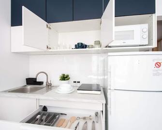Unit Airport Miniapartments Bitwy Warszawskiej Warszawa - Warszawa - Køkken