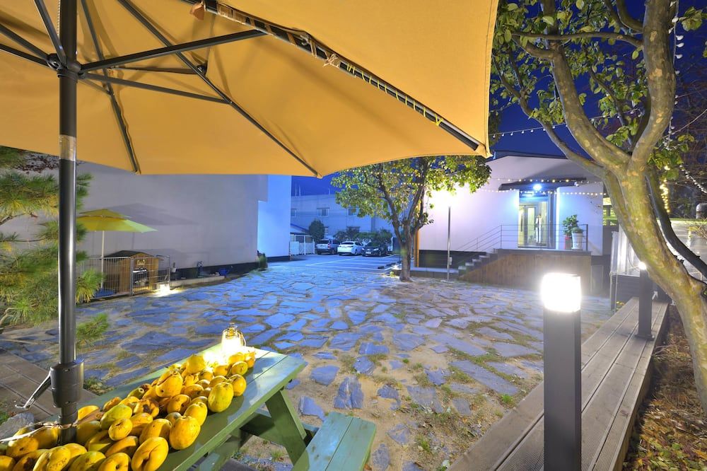 With U Hotel & Guesthouse