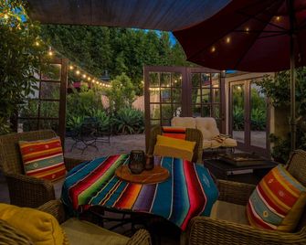 North Park Spanish revival house, walk to shops. restaurants - San Diego - Innenhof