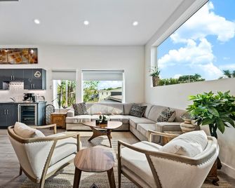 The Loft at Egg Harbor Lifestyle - Egg Harbor - Wohnzimmer