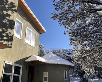 The Now and Zen Retreat - Entire House - Crestone - Edificio