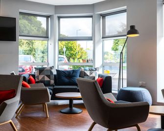 Holiday Inn Express Swindon West By IHG - Swindon - Lounge