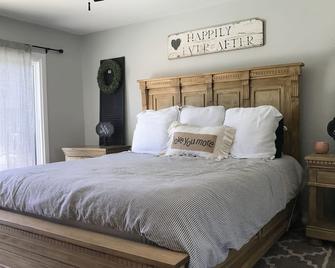 Heated Spa, Weekday Discounts, Cul-De-Sac! Newly Remodeled Farmhouse Home! - Newbury Park - Ložnice