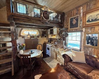 Skybreak Prairie Home Experience - Midway