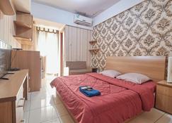 Apartment Green Lake View Ciputat by Celebrity Room - South Tangerang City - Bedroom