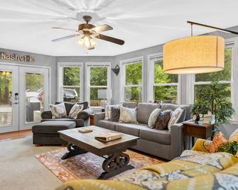 Indulge in Southern Hospitality at the Whitehouse - Nashville - Sala de estar