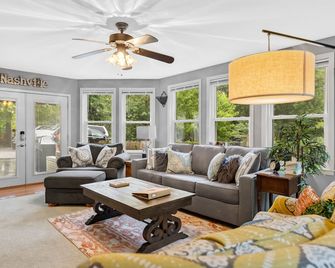 Indulge in Southern Hospitality at the Whitehouse - Nashville - Sala de estar