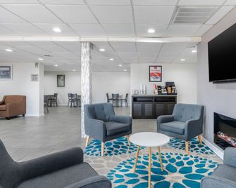 Suburban Studios At the University - Conway - Lobby