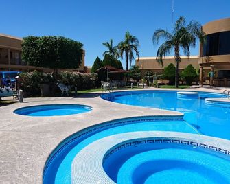 Hotel San Angel - ארמוסיו - בריכה