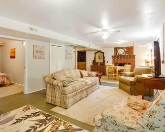 Lexington Apt Rental Near Va Military Institute! - Lexington - Living room
