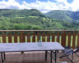 Homerez - Holiday home in Vaucluse heart - Bonnétage - Balcón