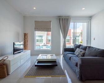 The Beach Village Resort - Sam Roi Yot - Living room