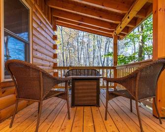 Hot Tub & Wifi - Cozy Canopy - Red River Gorge Ky - Slade