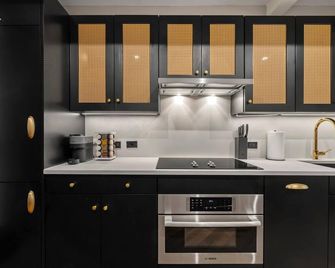 Freeman 201 by Rove Travel - 2BR Condo with Shared Amenities - New York - Køkken